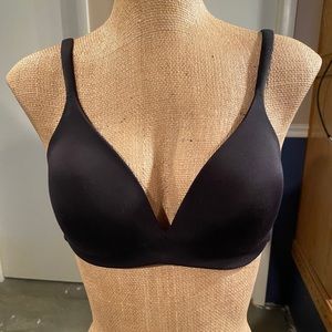 Black, Victoria’s Secret Bra, 36 C